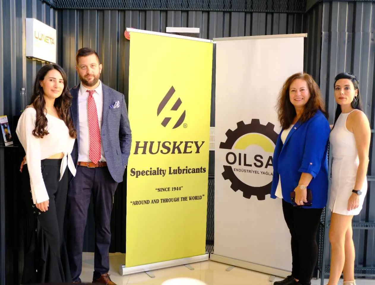 Oilsan ekibi bir HUSKEY™ tanıtım etkinliğinde