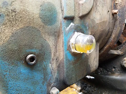 Eski bir redüktöre sonradan takılan Luneta gözetleme camı